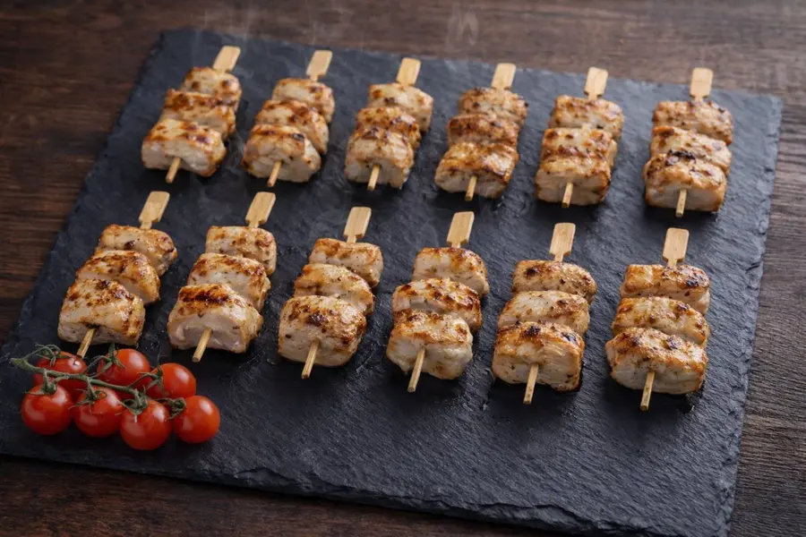 Мини-шашлычок из куриной грудки с мятой
